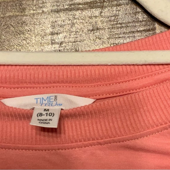 🌸🌸Time and Tru Women's Coral Shirt - Picture 3 of 4